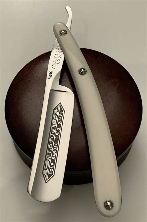 The Ultimate Shaving Tool: Master Barber Magic Razor Blades